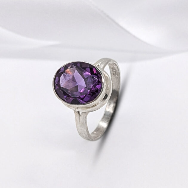 "Solana" hõbe sõrmus ametüstiga