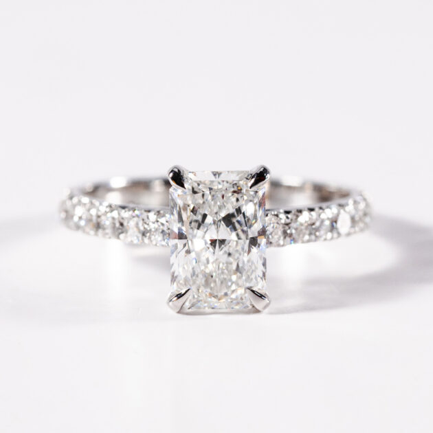 Golden lab diamond ring with radiant cut "Tiana"