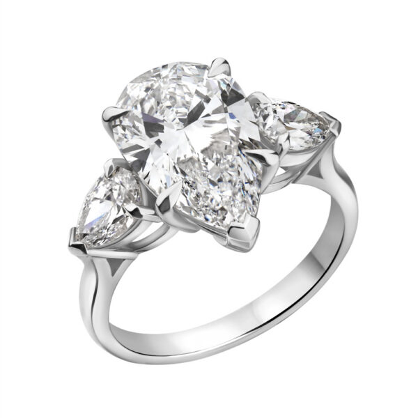 Exclusive golden ring with 3.5 ct lab diamond "Elizabeth"