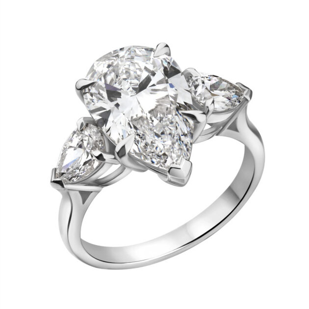 Exclusive golden ring with 3.5 ct lab diamond "Elizabeth"