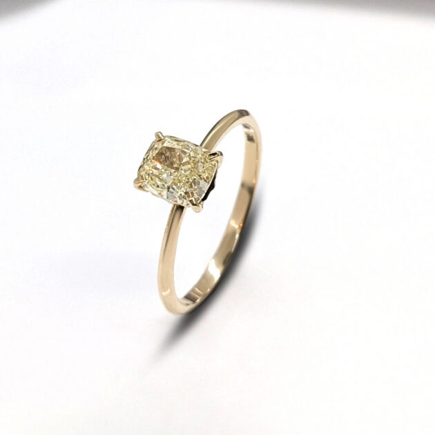 Золотое кольцо с желтым лабораторным бриллиантом "Michelle"