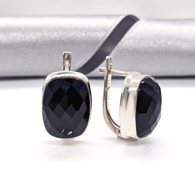 Серебряные серьги с черным ониксом