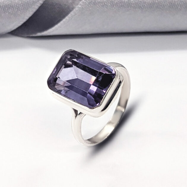 Серебряное кольцо с аметистом