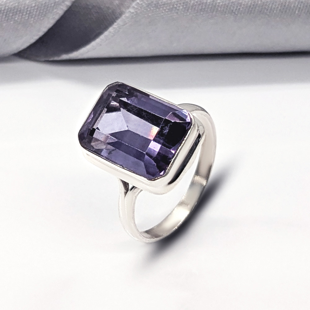 silver ring with amethyst solana