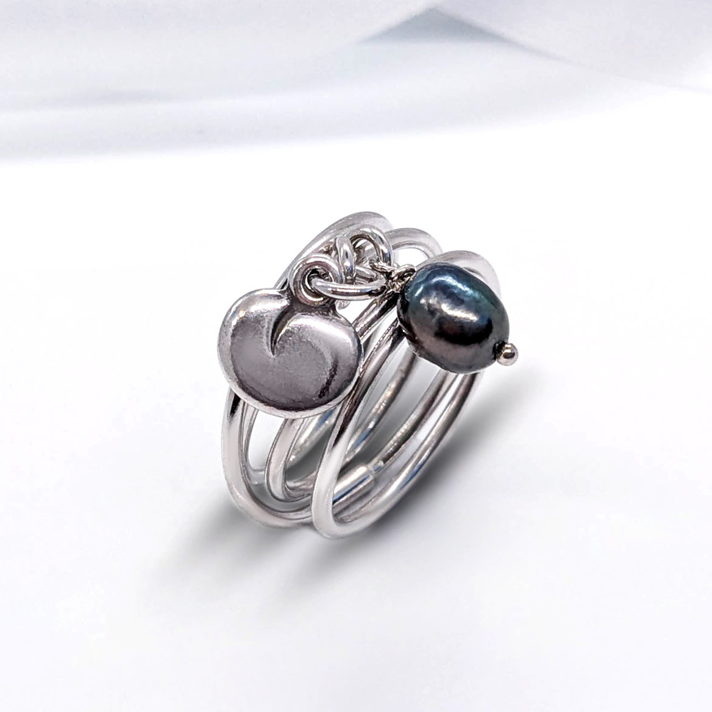 silver ring with black pearl pendant Sorelle