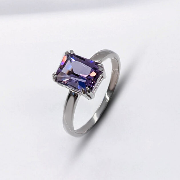 Hõbedane sõrmus ametüstiga "Lucy"