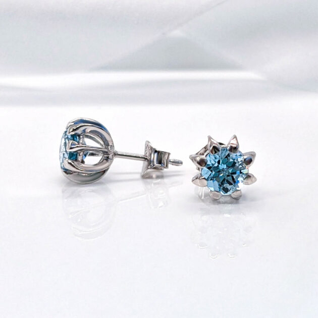 Bright-blue silver studs 8 mm