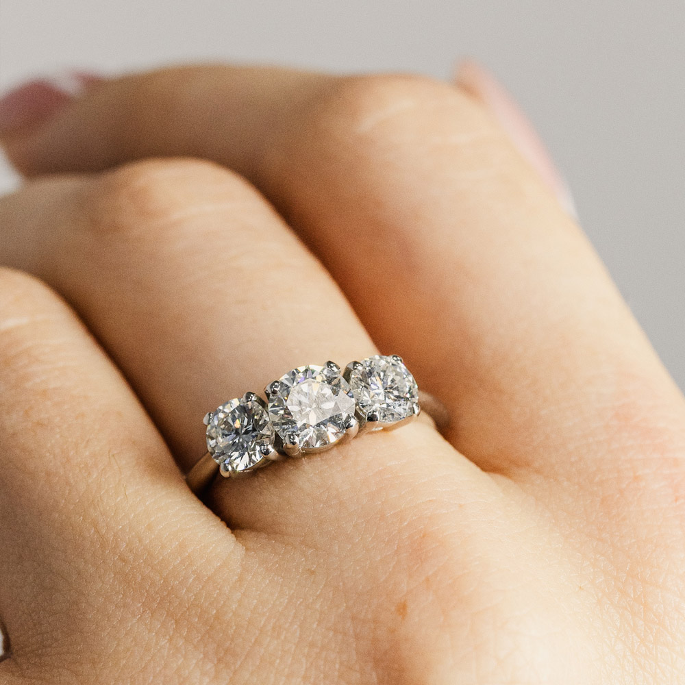 white gold 3 diamonds ring vesta RD-00900